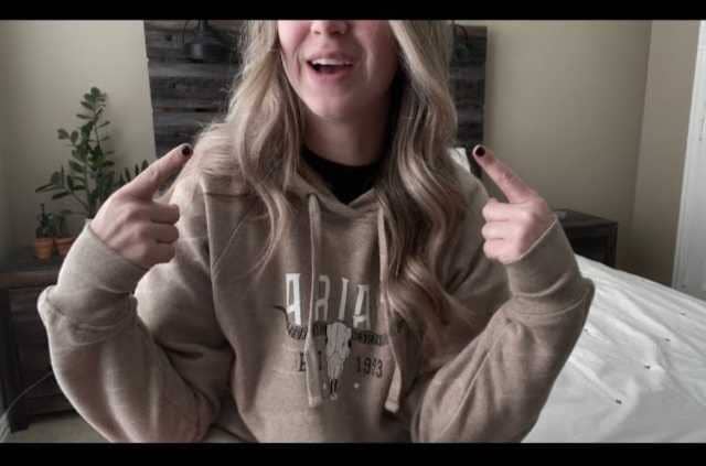 Midwestemma Twitter Video – CowGirl Emma Claire OnlyFans – Etherlvz Twitter page Midwestemma Twitter Video - CowGirl Emma Claire OnlyFans - Etherlvz Twitter page